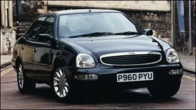 Quel est le nom de cette Ford moche ?