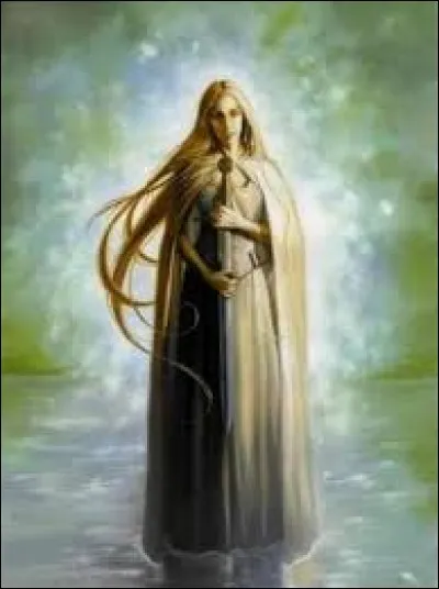 D'après la légende, que donne la Dame du Lac au roi Arthur ?