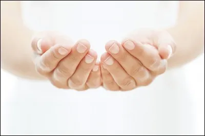 Quelle logique de redistribution exige une cotisation pour avoir des revenus ?