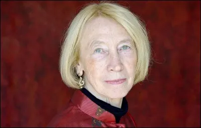 Qui a écrit le roman ''Les Adieux à la reine'' ?