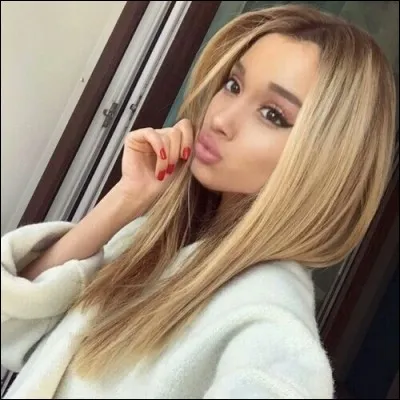 De quelle chanson ces paroles sont extraites : "Cause we're collectin' moments" ?