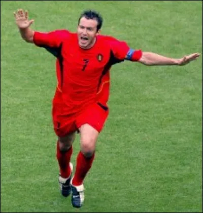 En 98, Wilmots marqua un doublé contre le Mexique en seulement combien de minutes ?