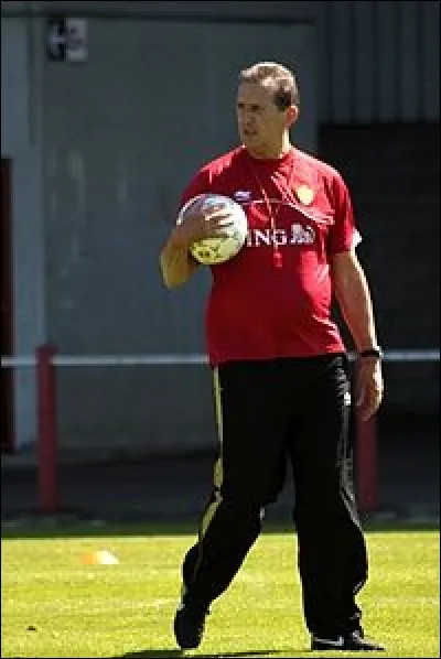 Qui était le sélectionneur des Diables à la fin des éliminatoires pour la Coupe du Monde 2010 ?