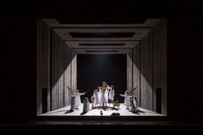 Qui a composé "Dialogues des Carmélites" ?