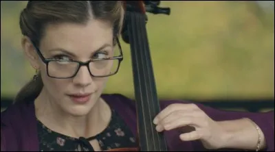 Comment s'appelle la professeure de musique ?