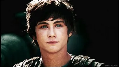 Qui est l'acteur qui incarne Percy Jackson ?