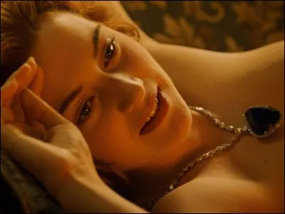 Comment s'appelle le collier que Cal offre à Rose ?