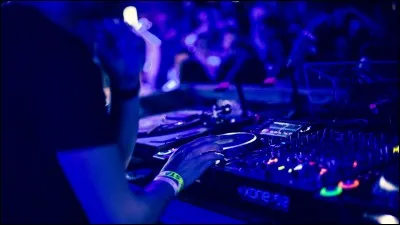 Tu es invité à une soirée entre potes :