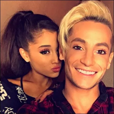 Quel est l'écart d'âge entre elle et son frère ? (2018)