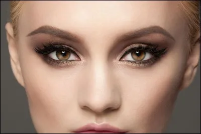 Mesdames, avec un peu de maquillage, vous aurez ces magnifiques yeux. À quel animal les associe-t-on ?