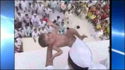 Dans quel pays est pratiqu&eacute; le lancer de b&eacute;b&eacute; depuis un immeuble pour lui assurer une bonne sant&eacute; tout au long de sa vie ?