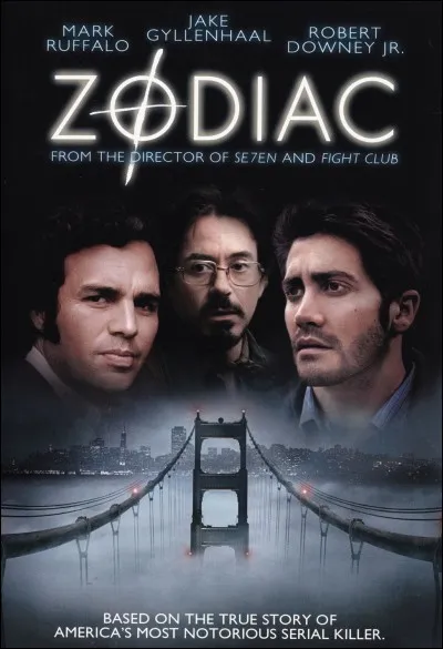 "Zodiac"
Le 4 juillet 1969, deux jeunes adultes se font tirer dessus entre les villes de Benicia et Vallejo en Californie. Un homme contacte les services de police locaux et annonce avoir commis ce crime. Le San Francisco Chronicle reçoit ensuite une lettre revendiquant ce meurtre. Le tueur présumé, qui se présente sous le pseudonyme du Zodiac, accompagne sa revendication d'une énigme.