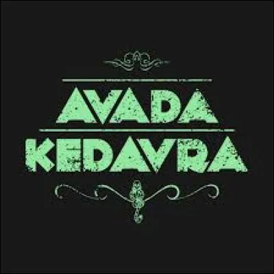 Qui a été le premier (à part Voldemort) à vouloir lancer l'avada kedavra sur Harry ?