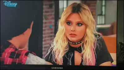 Comment s'appelle la pire ennemie de notre star ?