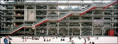 C'est George Pompidou qui a fait construire Beaubourg.