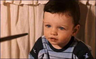 Quel sorcier est responsable de la blessure de Harry ?