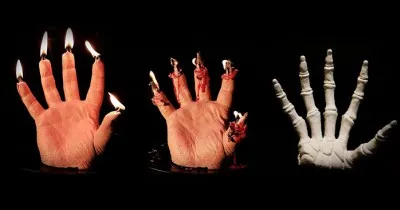 Cette étonnante bougie fera son petit effet sur votre table, car en fondant, elle laisse apparaitre les os... ! Allez, calcul, combien d'os dans une main humaine ?