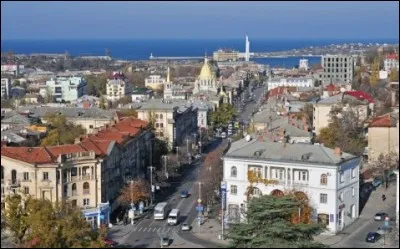 Dans quel pays, la ville de Sébastopol se situe-t-elle ?