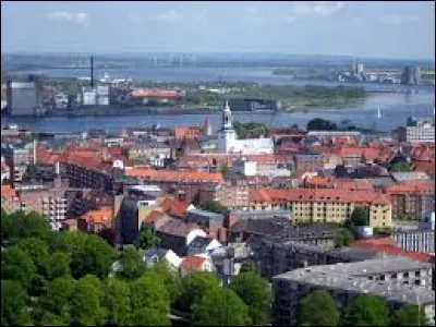 Aalborg est une ville située ...