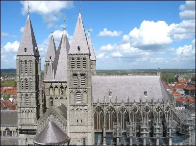 Ville de la province du Hainaut. De quelle ville s'agit-il?