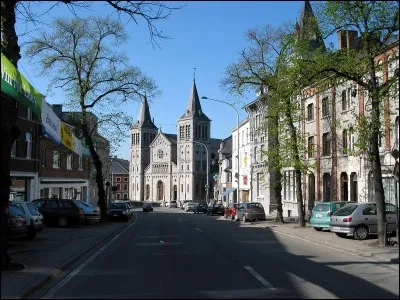 Ville de la province de Namur. De quelle ville s'agit-il?