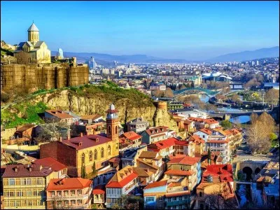 G : Quel pays a pour capitale Tbilissi ?