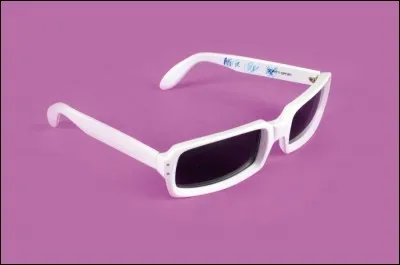 Qui est l'auteur, compositeur, interprète de la chanson intitulée : 'LN HO' .' (L'image est un indice) ?