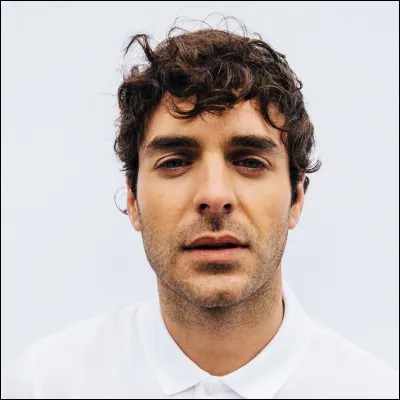 Qui est la petite copine d'Alex Nevsky ?