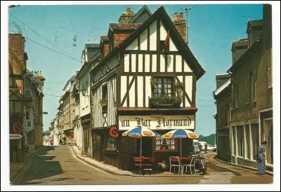 Je suis remonté en Normandie dans la ville fondée par saint Front...