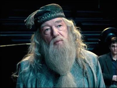 Quel est le nom complet de Dumbledore ?