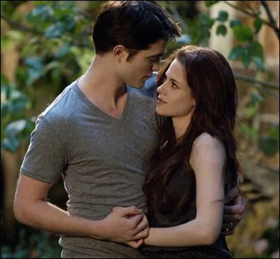 Comment s'appelle la ville où Bella Swan emménage ?