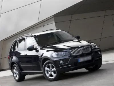 Je prends ce véhicule pour me rendre à mes rendez-vous et participer à de nombreuses réunions professionnelles. C'est une...