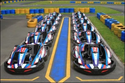 Enfin, que diriez-vous pour clore cette petite visite par une petite course à bord de ces petits bolides ? Le perdant ou la perdante invite le gagnant au restaurant du coin ce soir ! Reconnaissez-vous ce que c'est ?