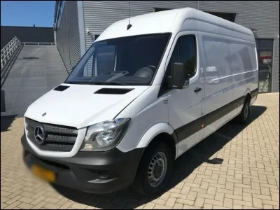 Il m'arrive de vendre des produits sur Internet et de les livrer. De plus, pour les courses au centre commercial, je privilégie ce véhicule. Il s'agit...