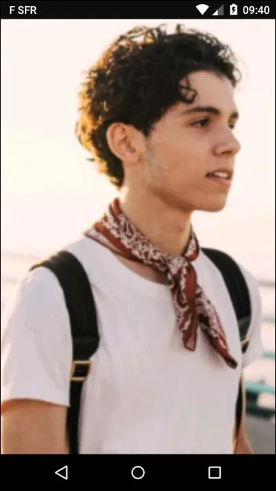 Comment s'appelle sa première vidéo ?