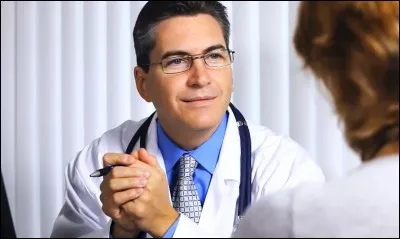 Par quelle première année d'études supérieures un futur médecin doit-il passer en 2018 ?