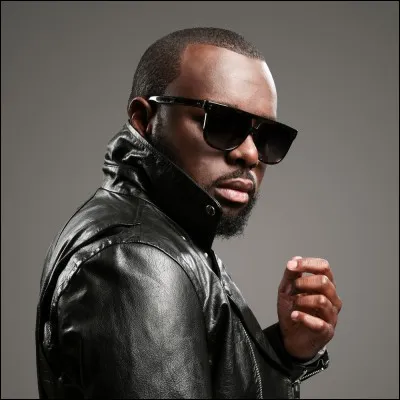 Le sosie le plus ressemblant de Maître Gims serait blanc et Albanais.