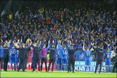 Ils n'étaient pas prévus au programme, pourtant ils sont là, mais qui sont-ils ?