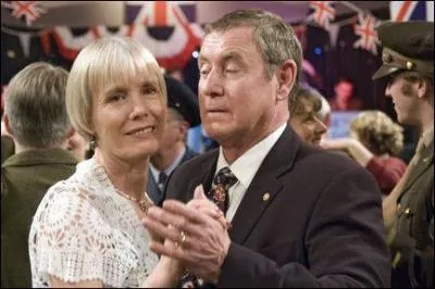  part tre acteur, John Nettles est aussi...?