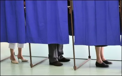 Lors d'un référendum, quelles sont les deux réponses possibles des électeurs ?