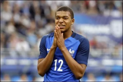 Kylian Mbappé est le plus jeune joueur de l'équipe, quel âge aura-t-il durant la compétition ?