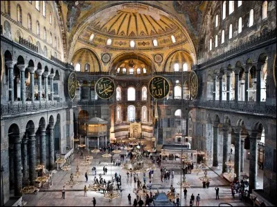 Né en 482 et mort en 565, il fut empereur romain d'Orient. Il fut un grand constructeur de monuments de l'art byzantin. Qui est-ce ?