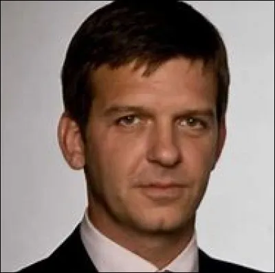 Quel est le nom de son adjoint ?