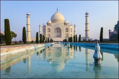 Un appartement indien et une étoffe de belle qualité partagent le même nom.