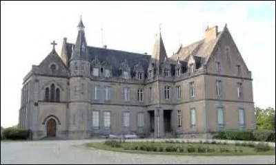 Je vous propose de partir maintenant dans les Pays-de-la-Loire, à la découverte du château de Launay-Villiers. Pour ce faire, nous devons prendre la direction du département ...