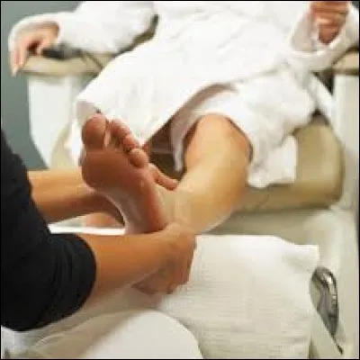 Quel terme ne désigne pas un spécialiste oeuvrant dans la santé et le bien-être du pied ?
