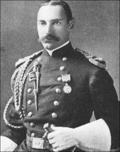 Le colonel John Jacob Astor IV est mort à bord d'un des "Quatre Cheminées" lors de son naufrage. Lequel ?