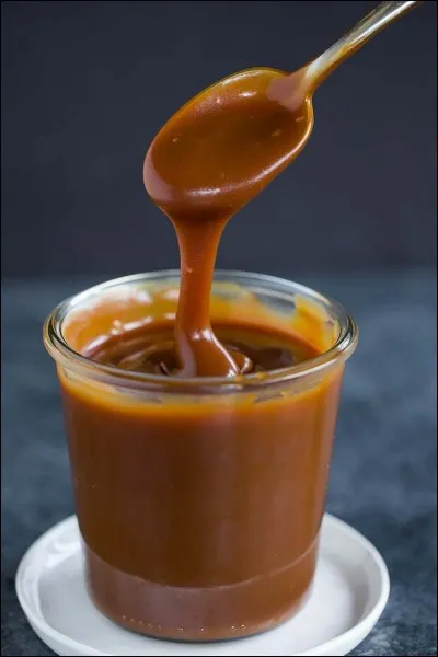 Le caramel est une confiserie obtenue par la cuisson du sucre.