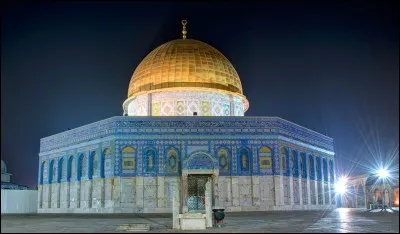 J : Quelle capitale est revendiquée par deux États ?