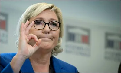 Marine Le Pen a dit « Casse-toi, pauv' con ! ».